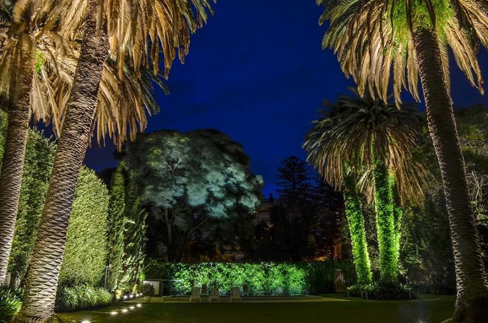 Diseño lumínico de jardines Embajada de España, Montevideo 