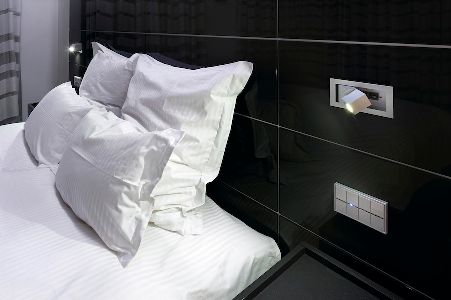 Bedside Led Right