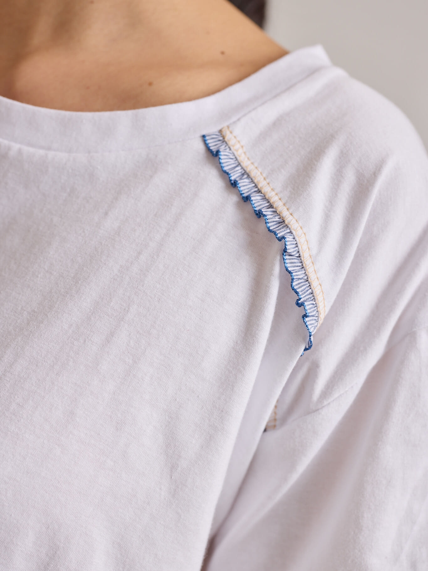 REMERA LOGI