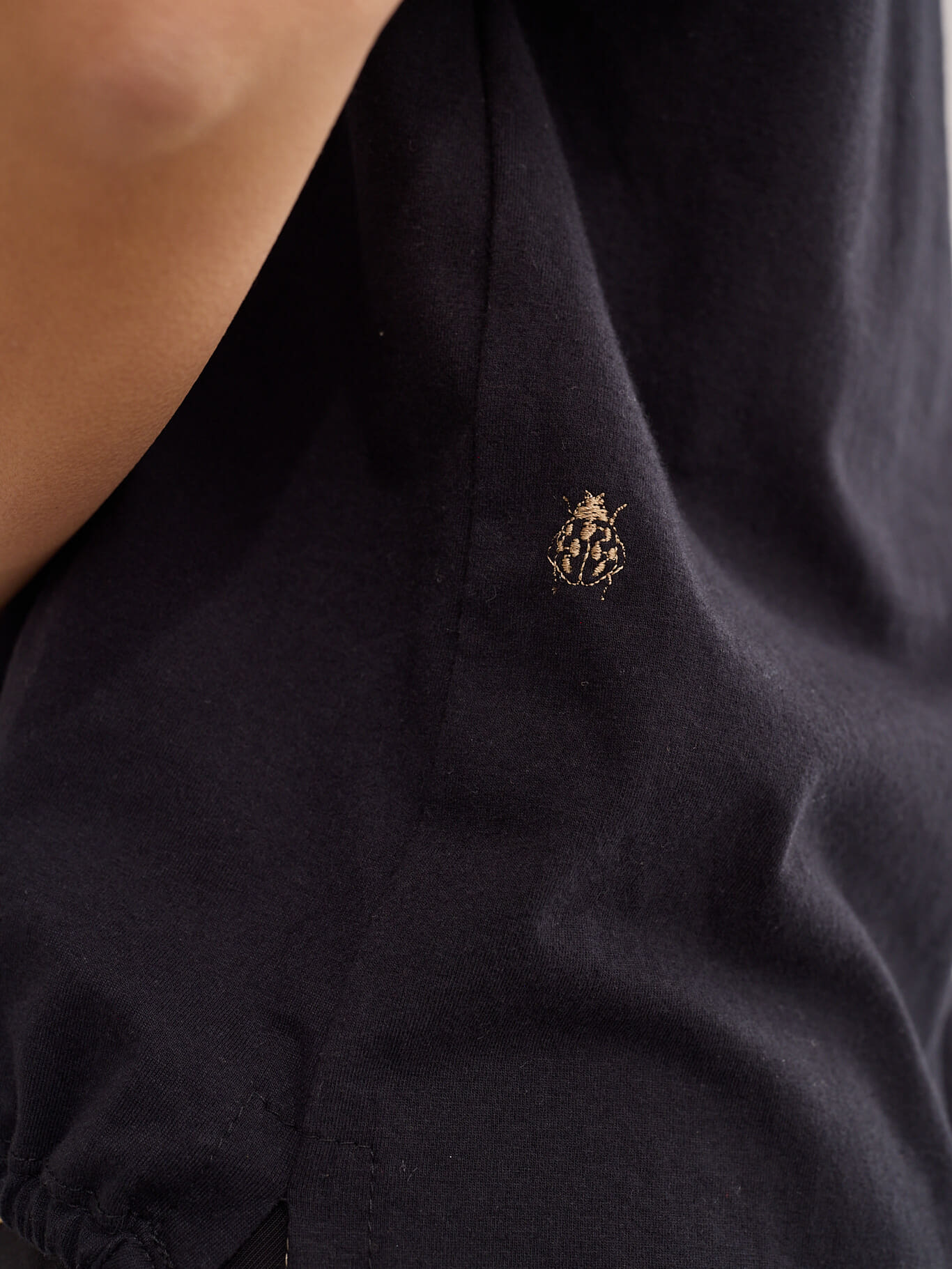 REMERA LOGI