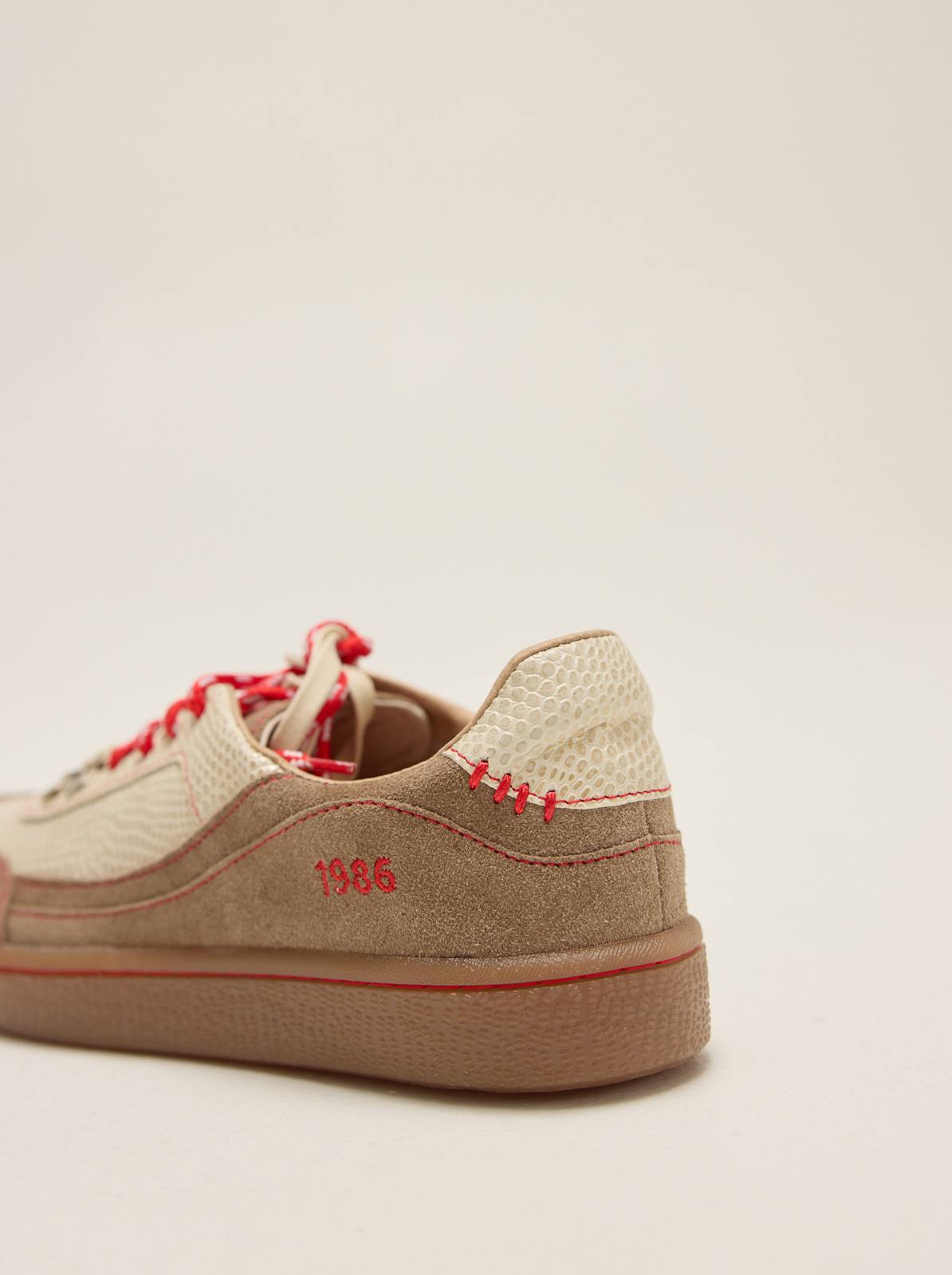 CHAMPION TUTE