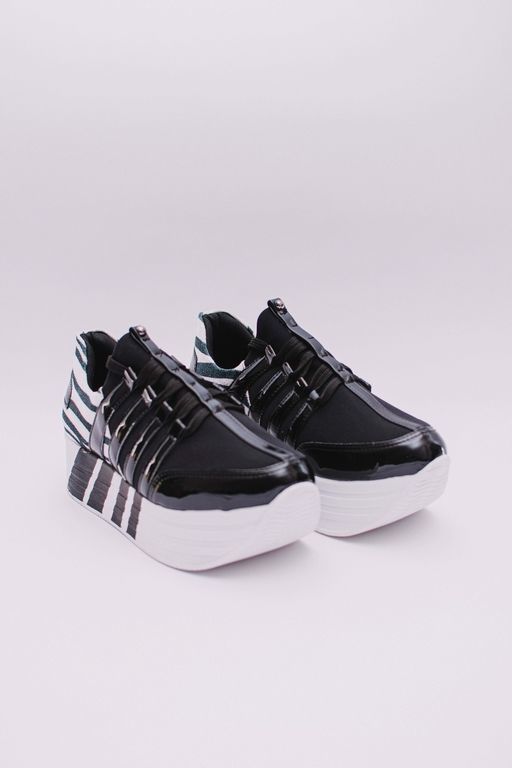 Sneaker Plat
