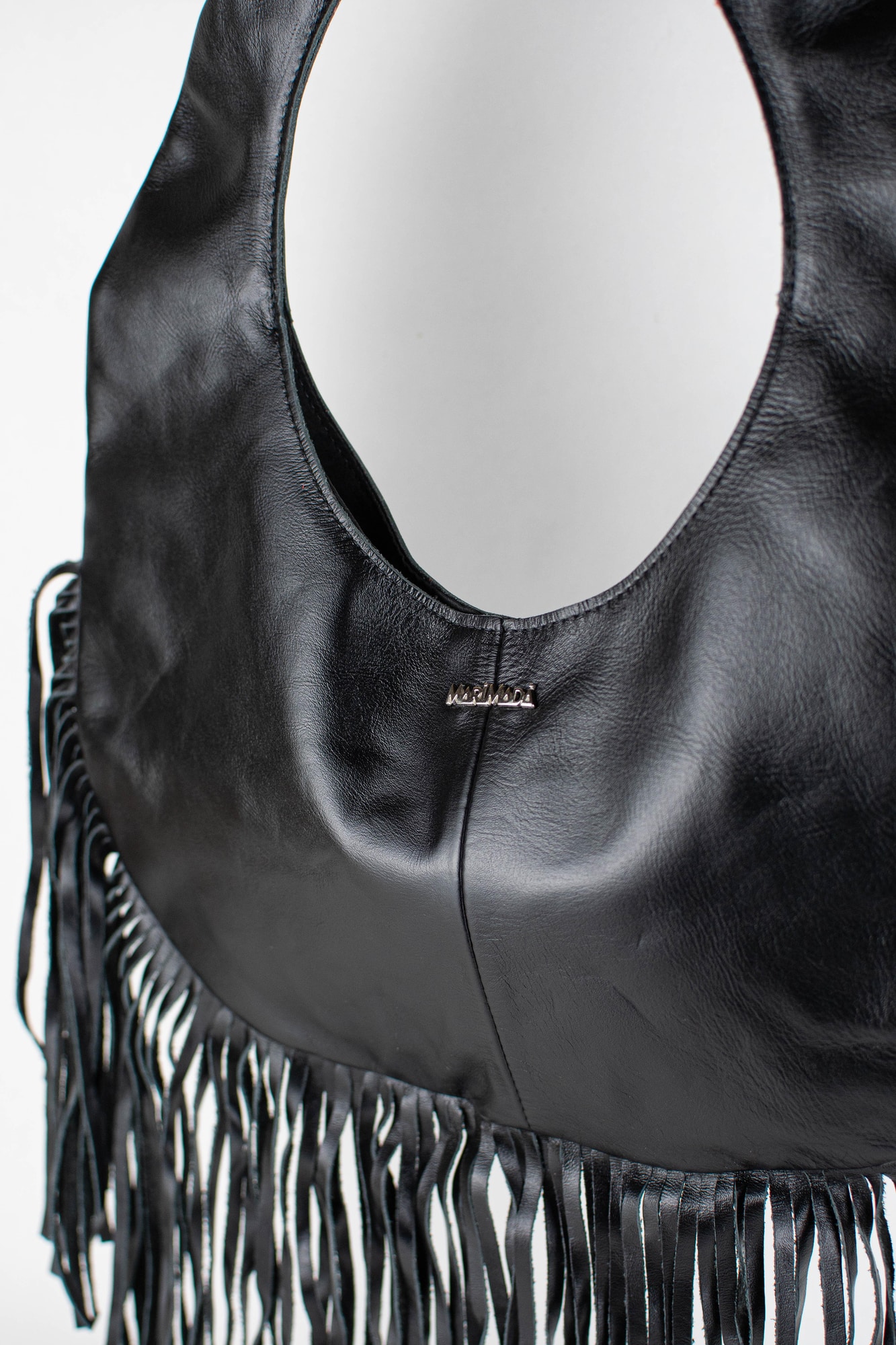 Cartera Round Folk