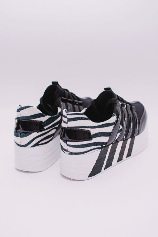 Sneaker Plat