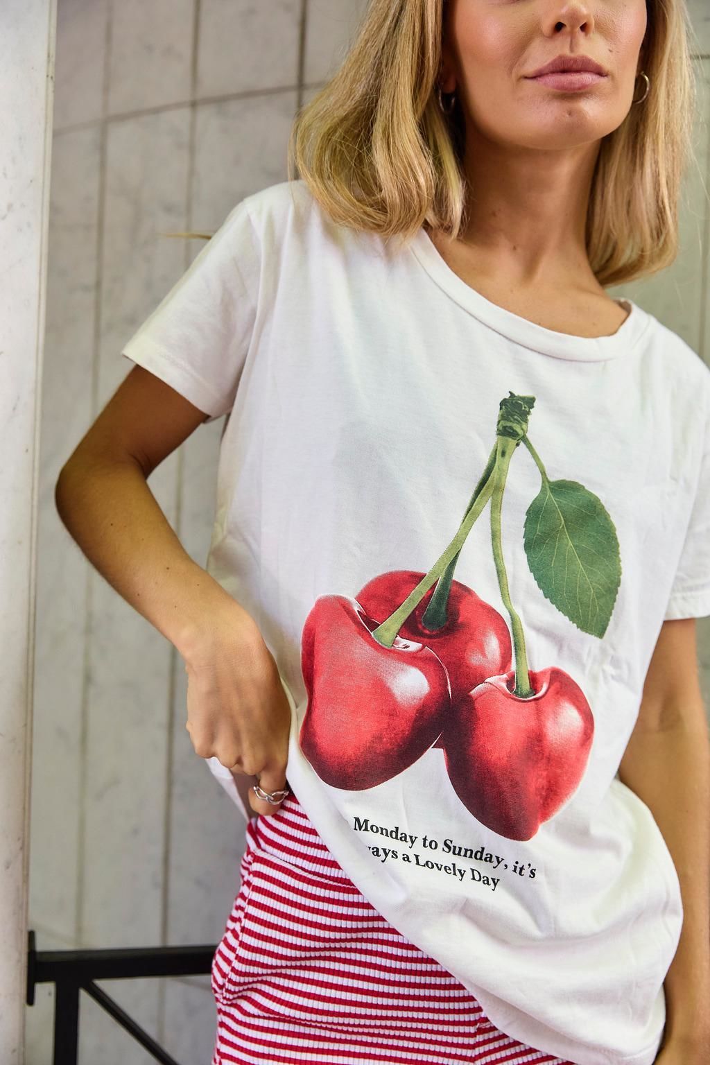 REMERA CHERRY