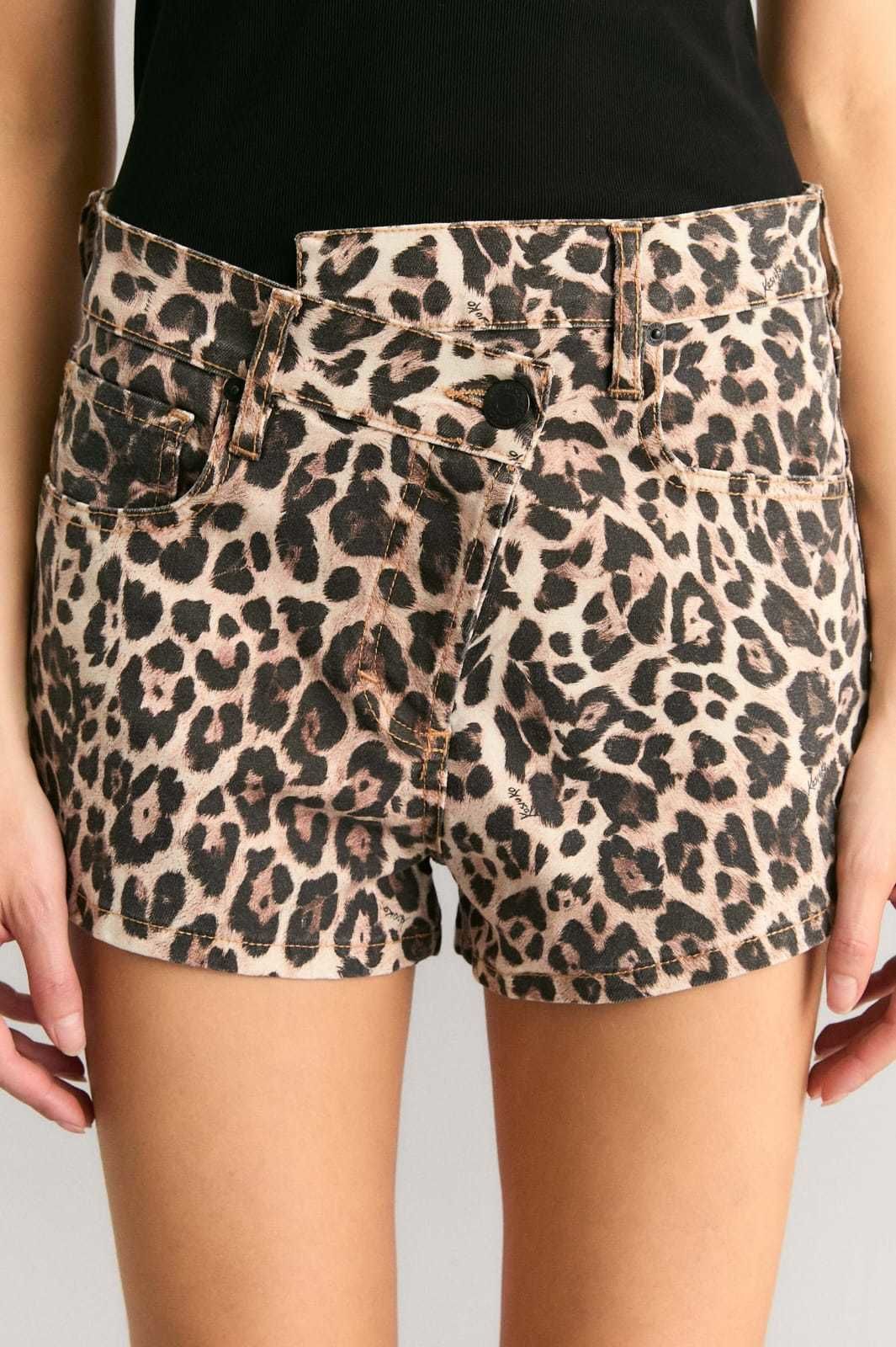 SHORT REBEL ANIMAL