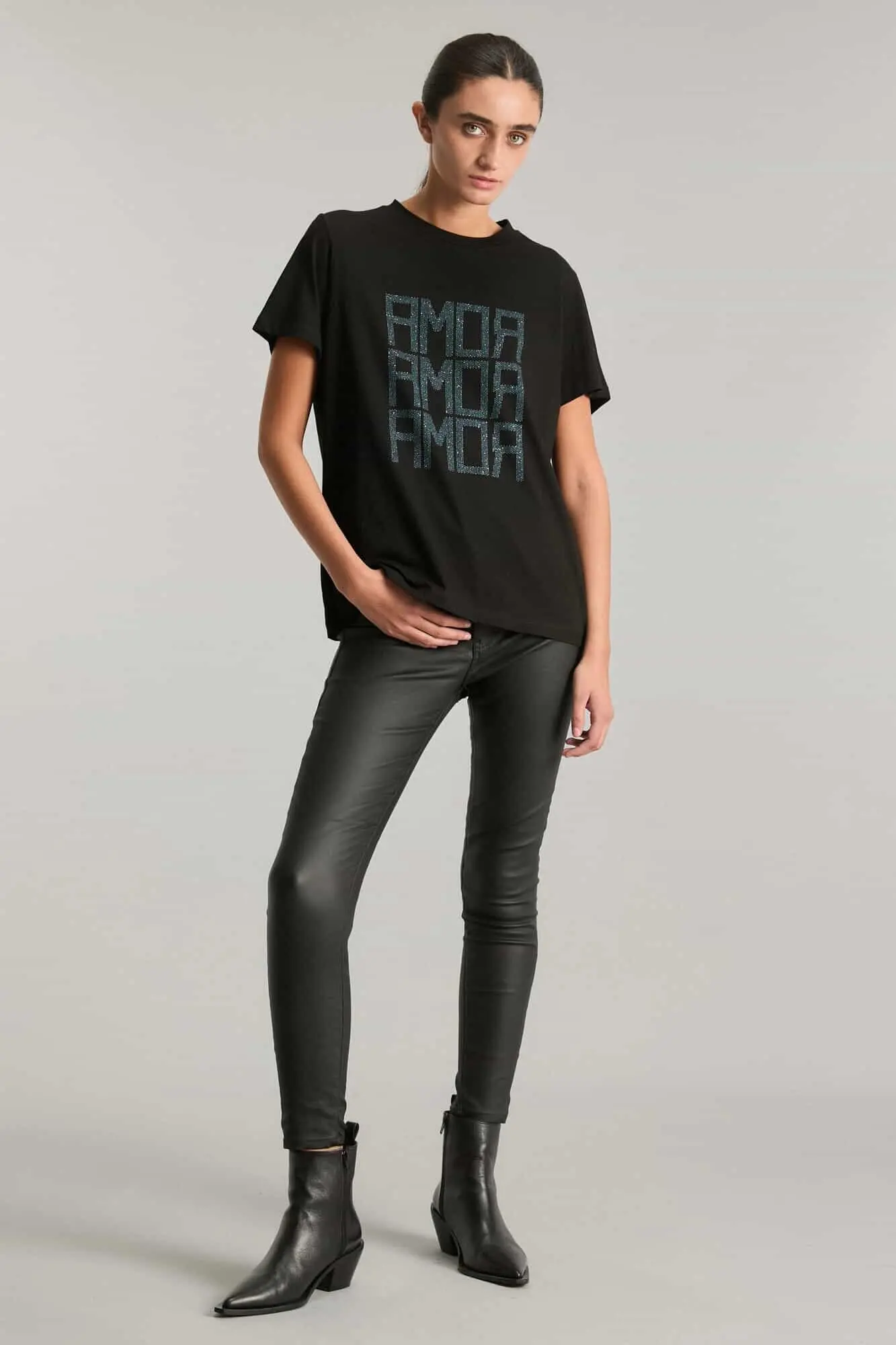 REMERA AMOR SHINY