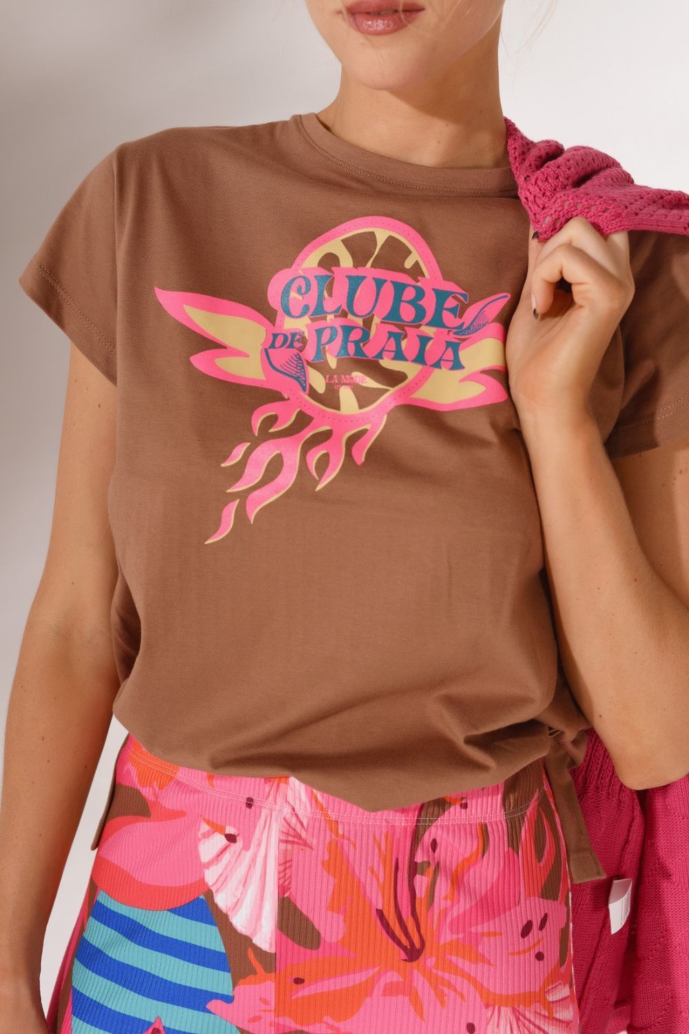 REMERA CLUB TOSTADO