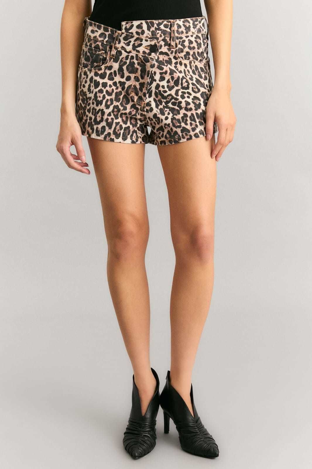 SHORT REBEL ANIMAL