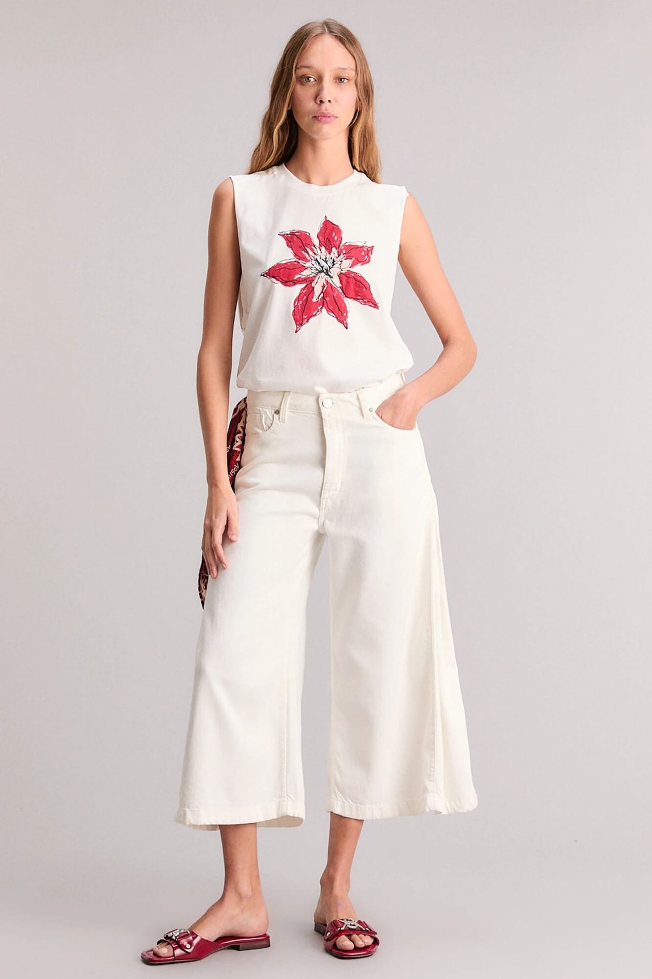 MUSCULOSA RED LOTUS