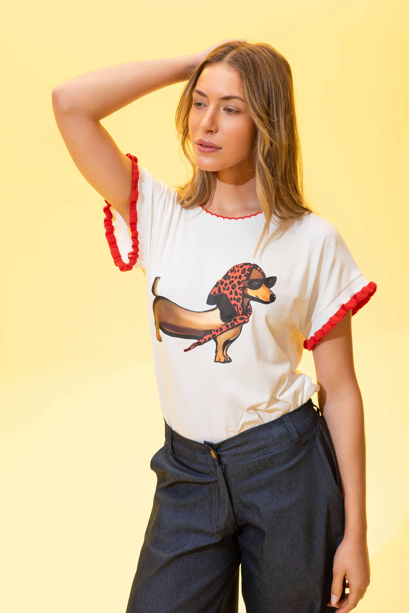 Remera SALCHI con bordado ROJO