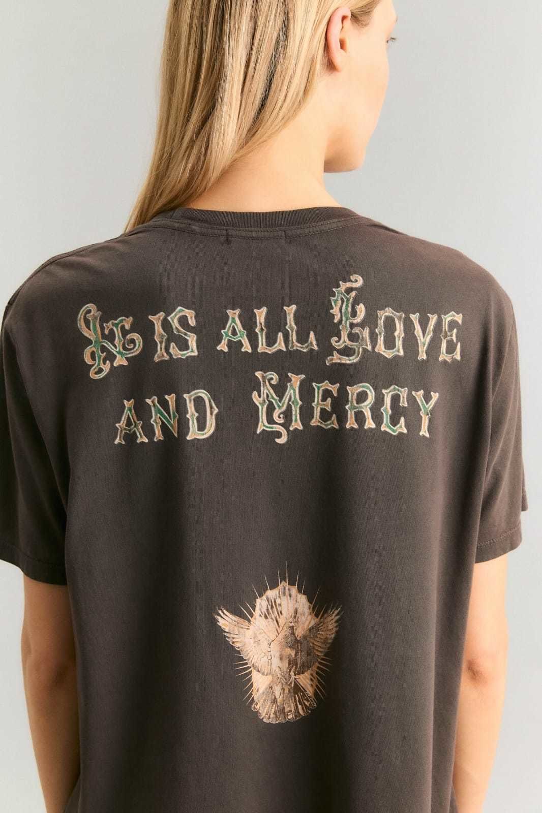 REMERA LOVE AND MERCY