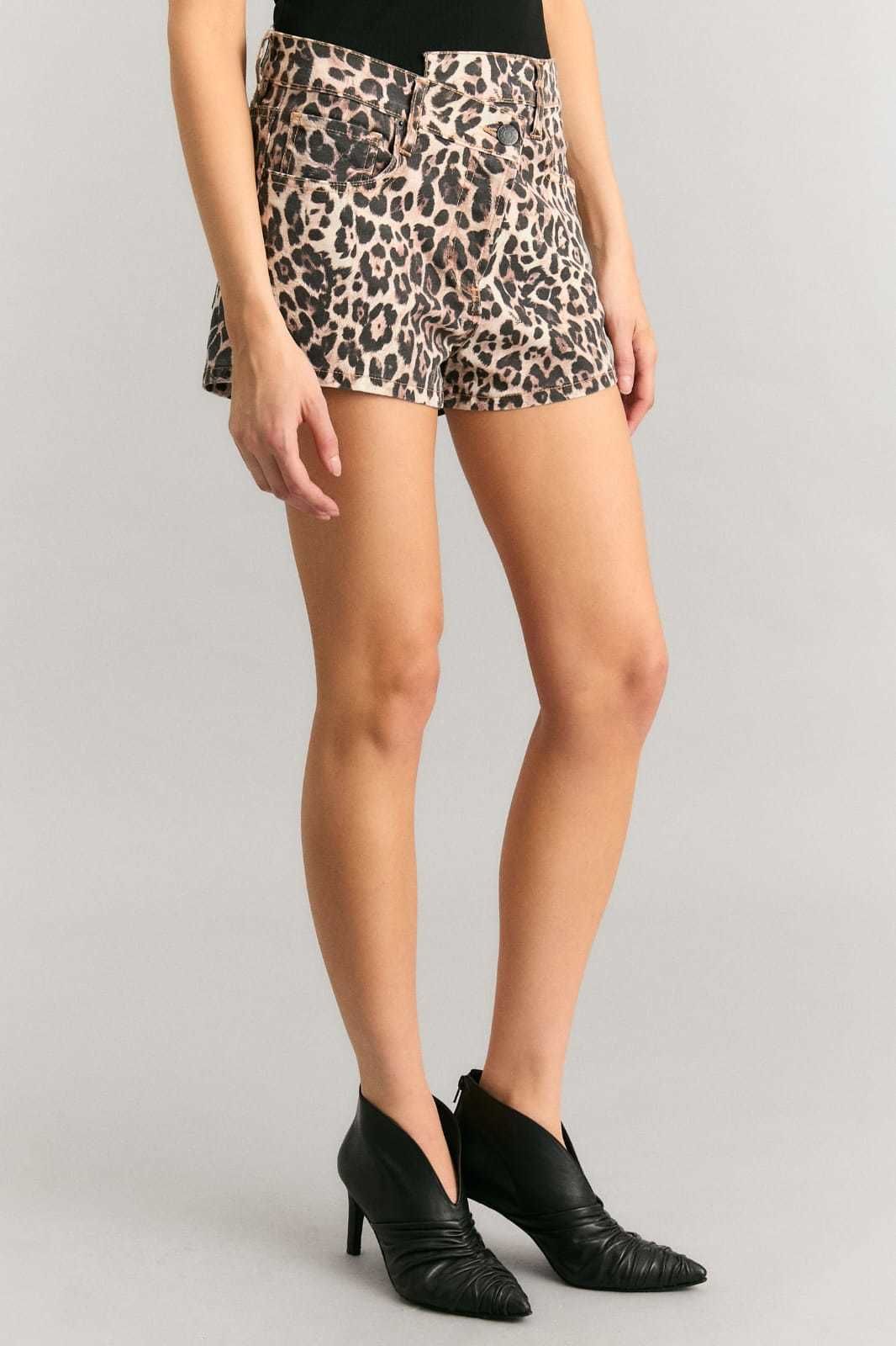 SHORT REBEL ANIMAL