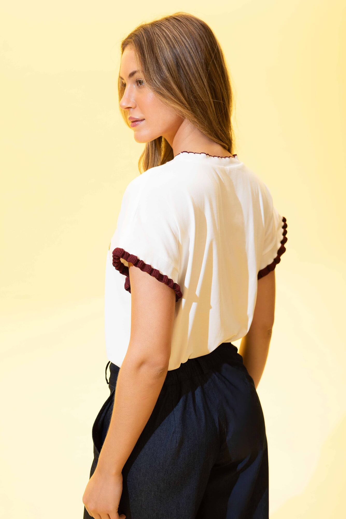 Remera SALCHI con bordado en Bordo