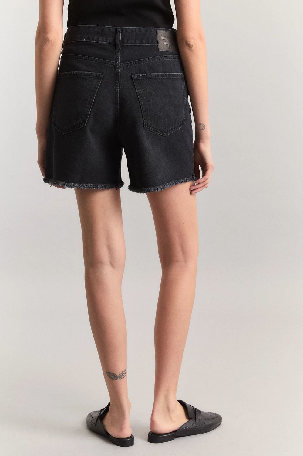 SHORT TASH DEEP BLACK
