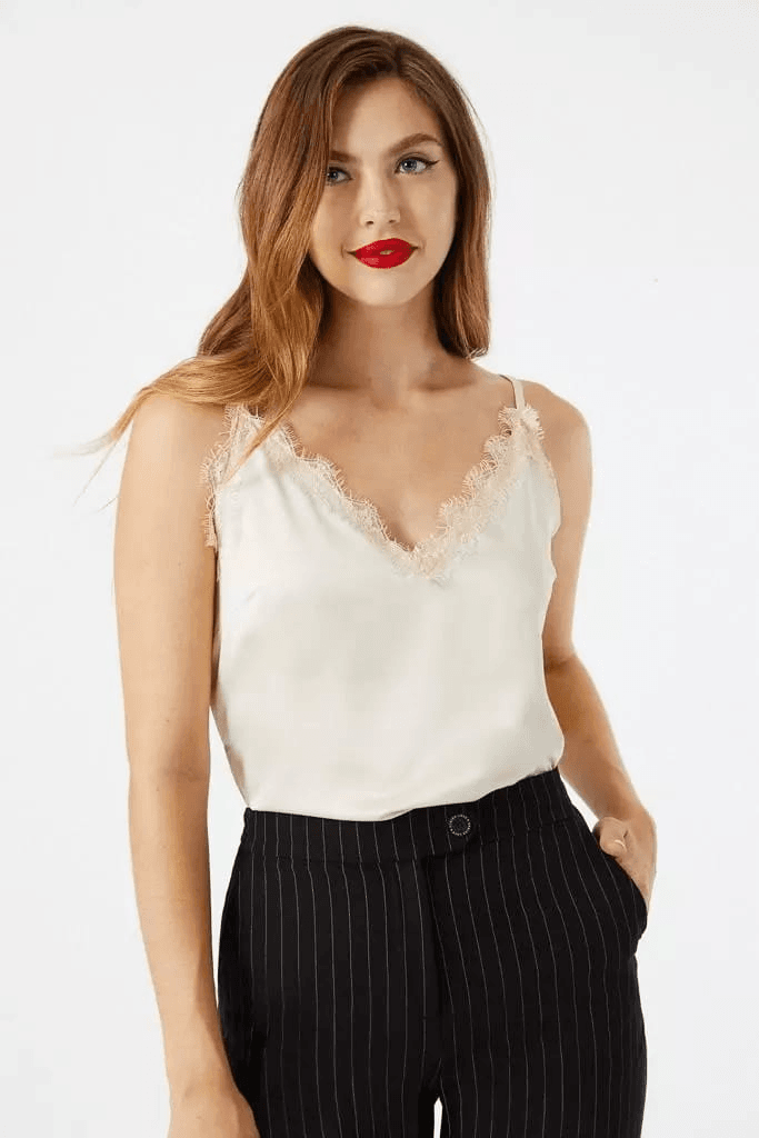 TOP LOVELY