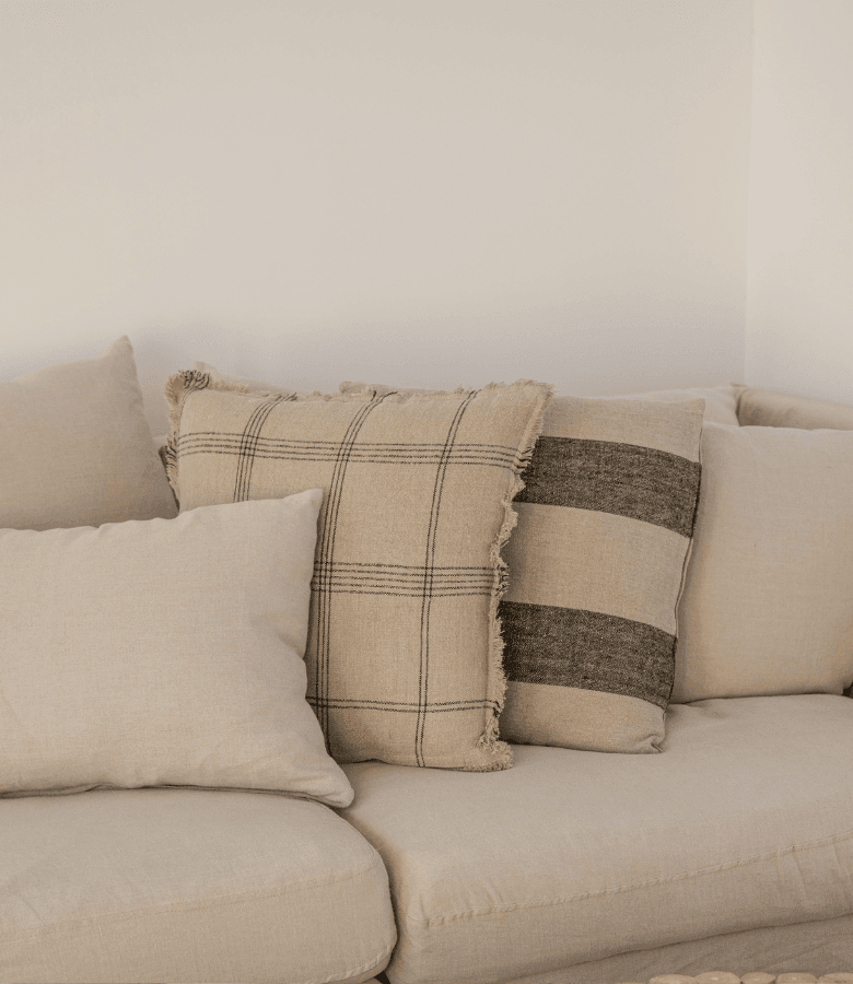  ALMOHADON LINO NATURAL 50X50 FRANJAS NEG