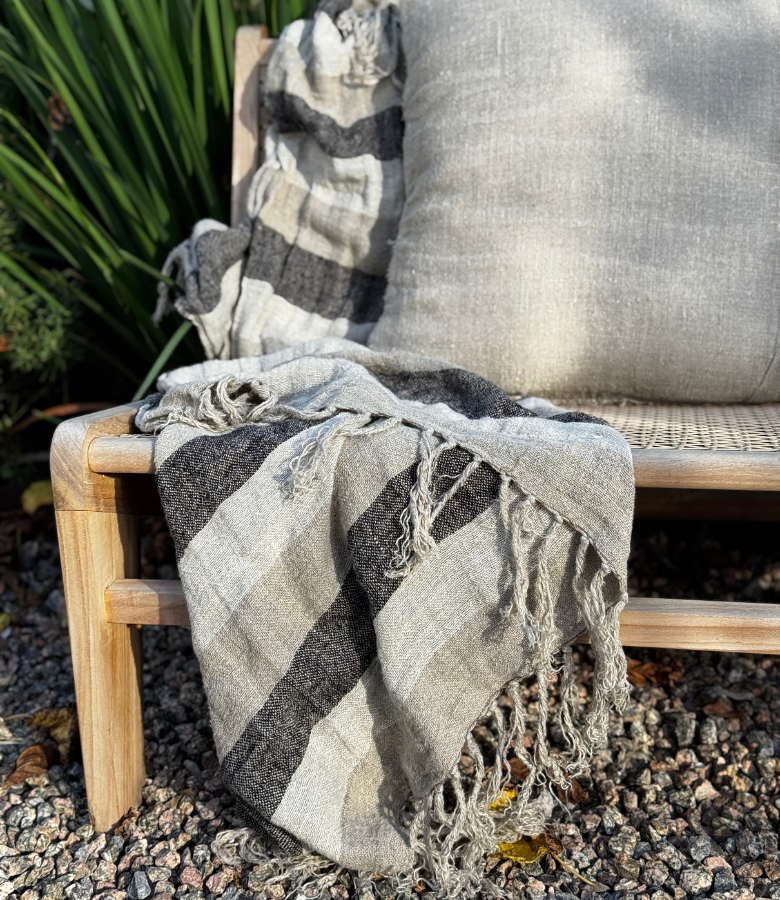 THROW RUSTICO LINO FRANJAS
