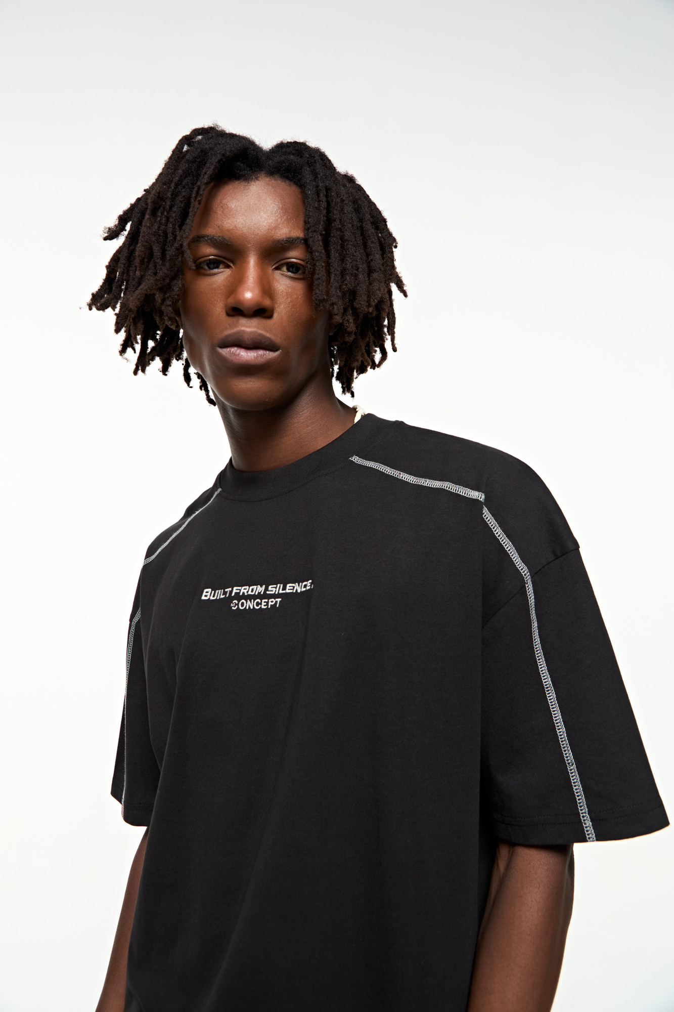 REMERA BOXY FRAME