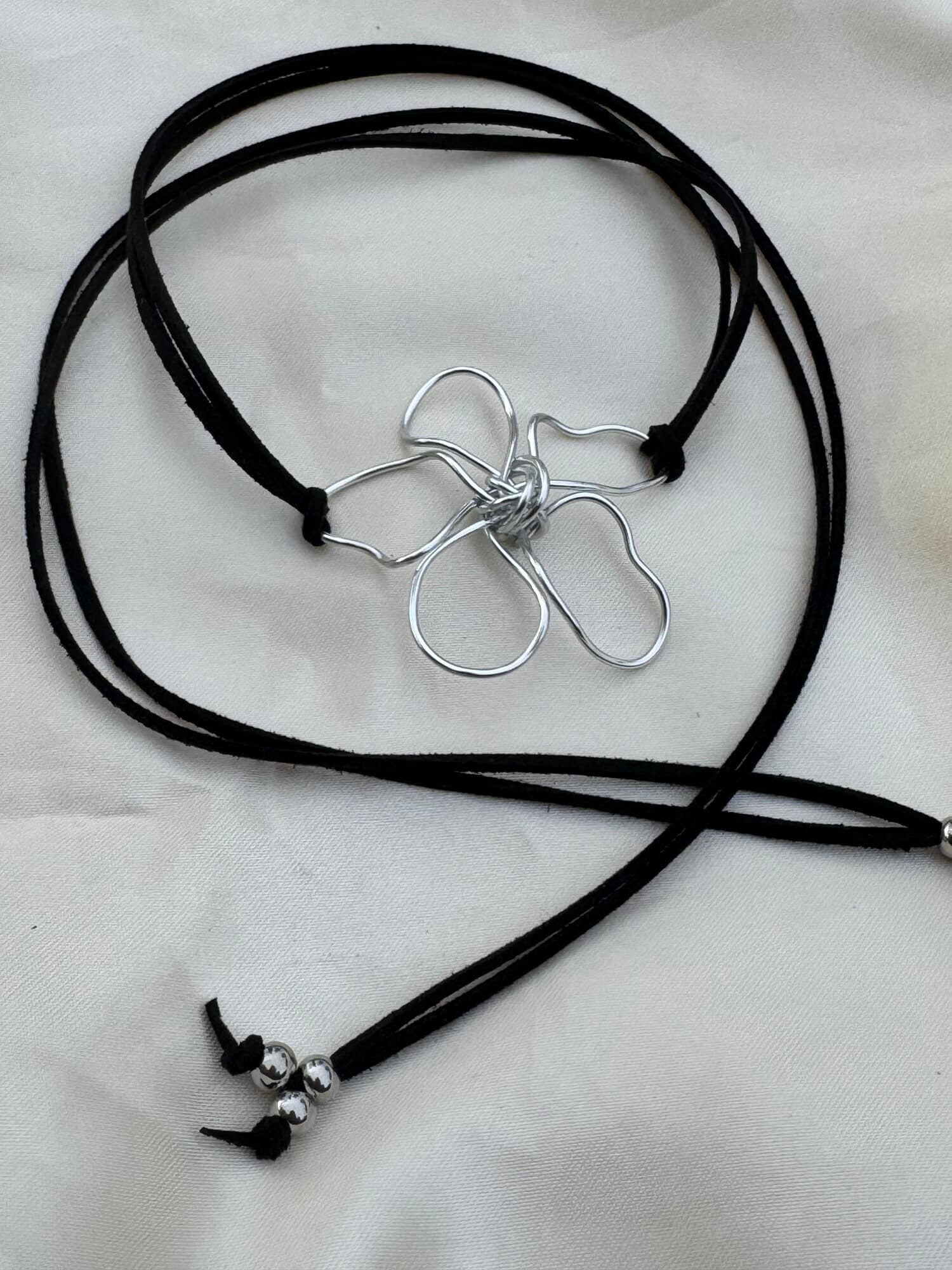 Gaia Choker Black