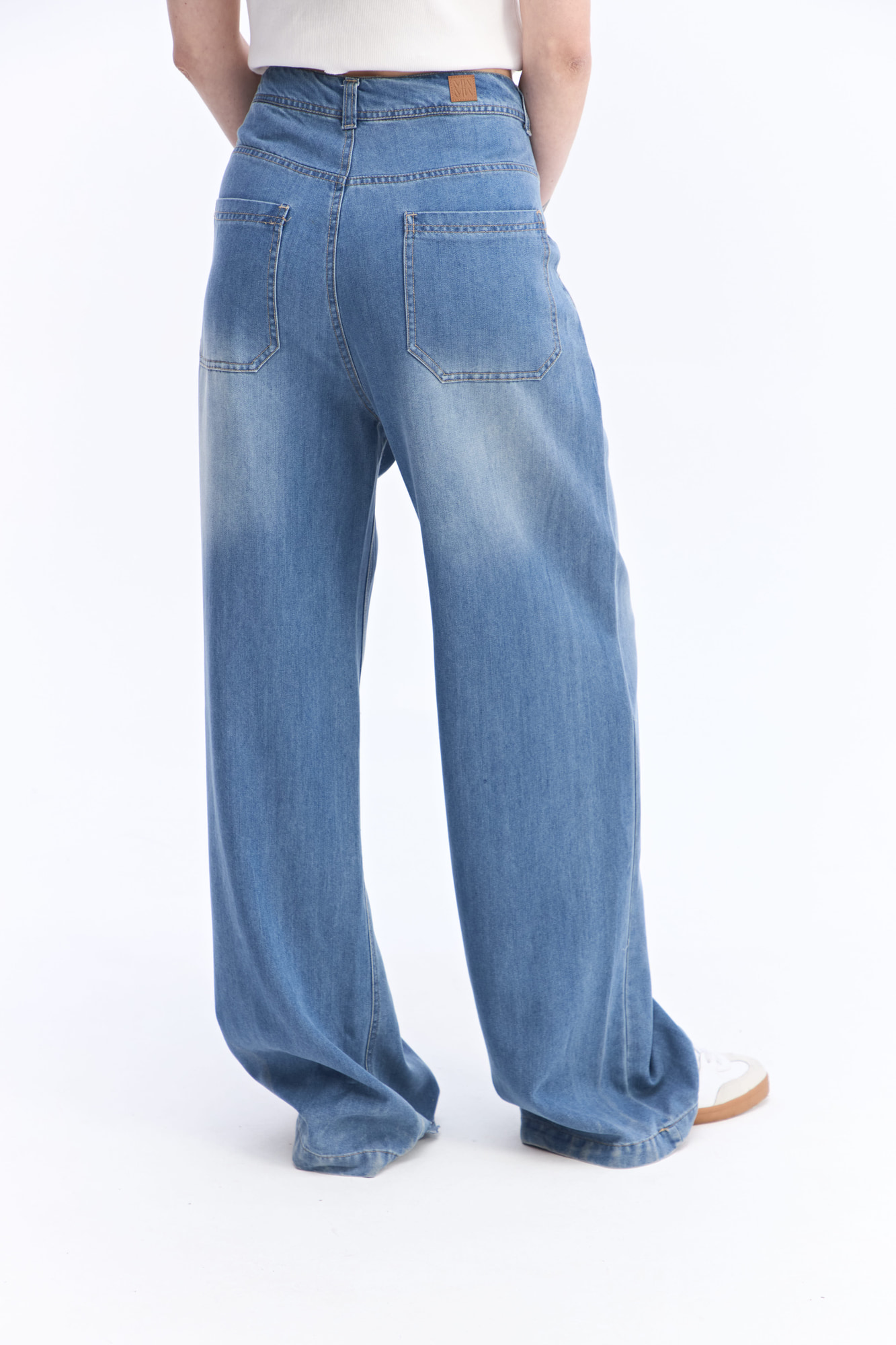 JEAN WIDE LEG LIO
