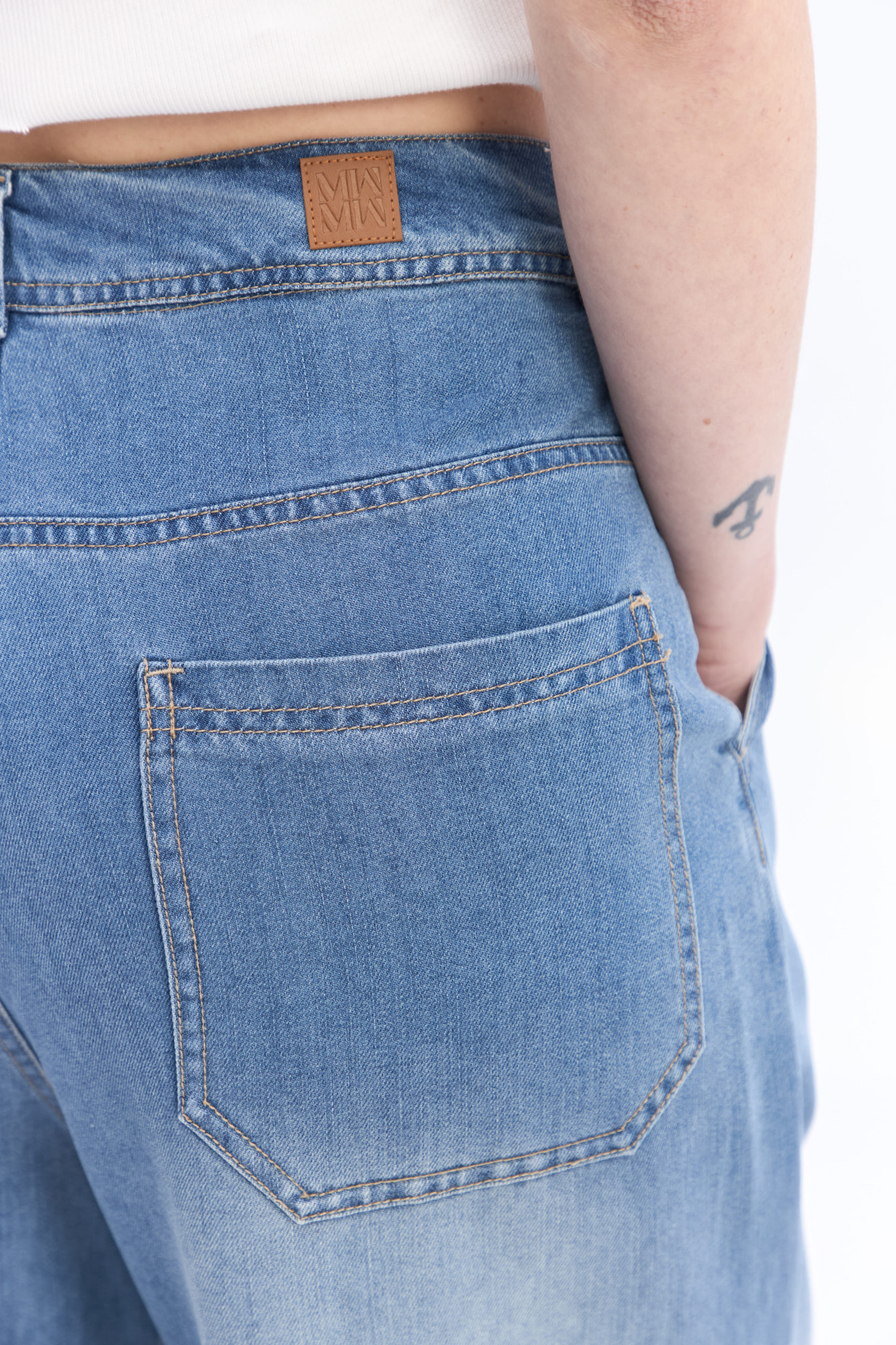 JEAN WIDE LEG LIO
