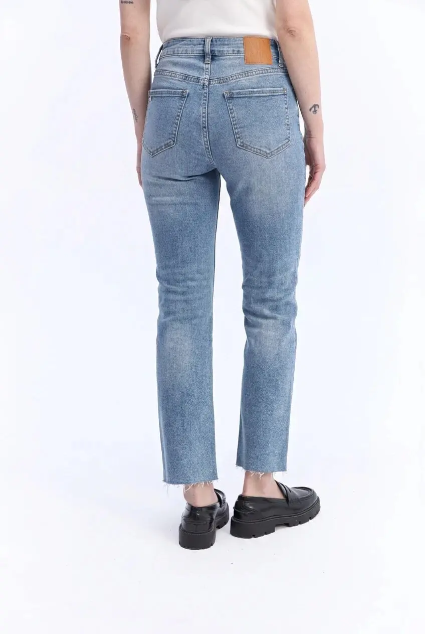 JEAN STRAIGHT MARGARET