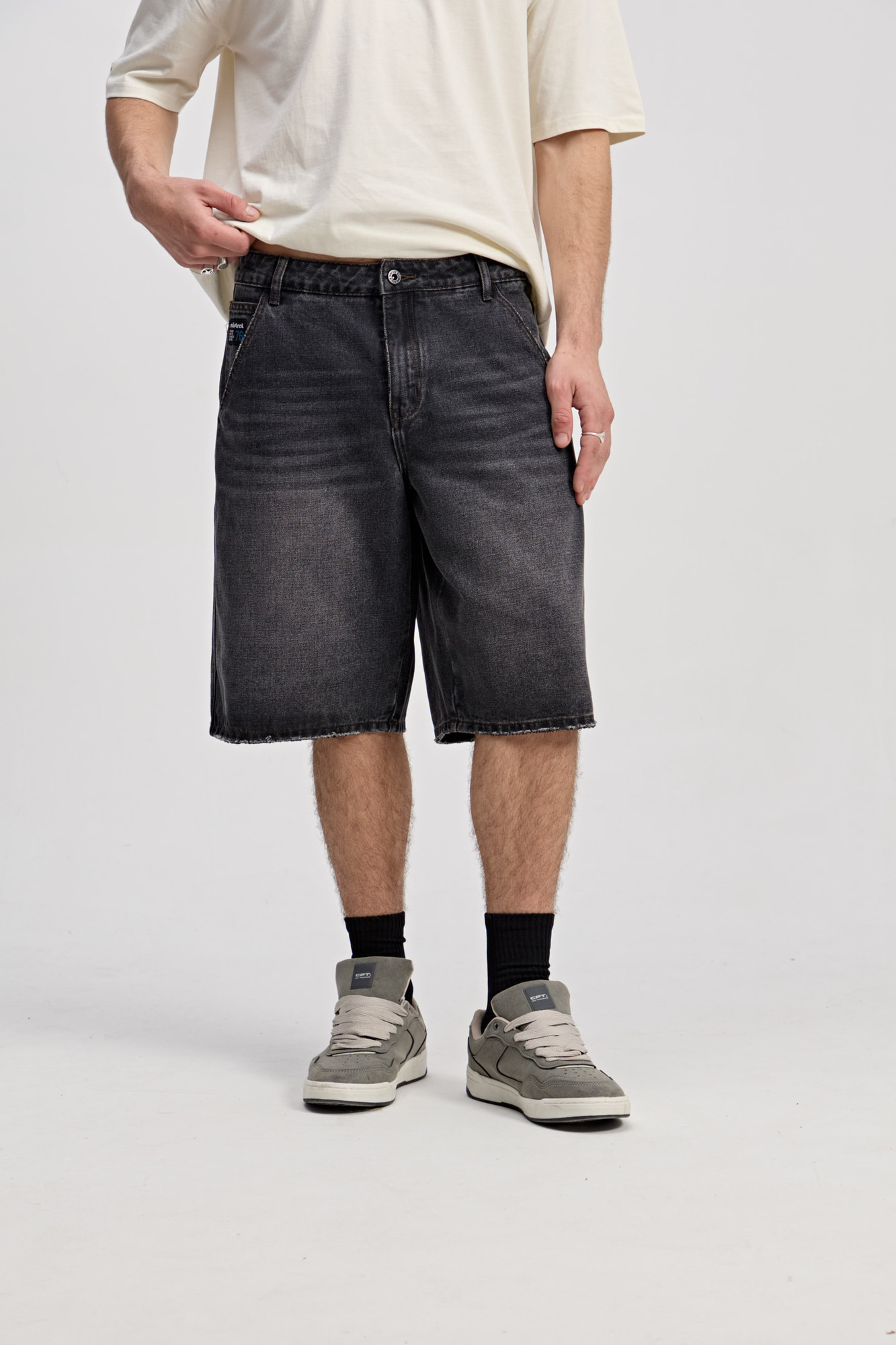 BERMUCA BAGGY TAVIX