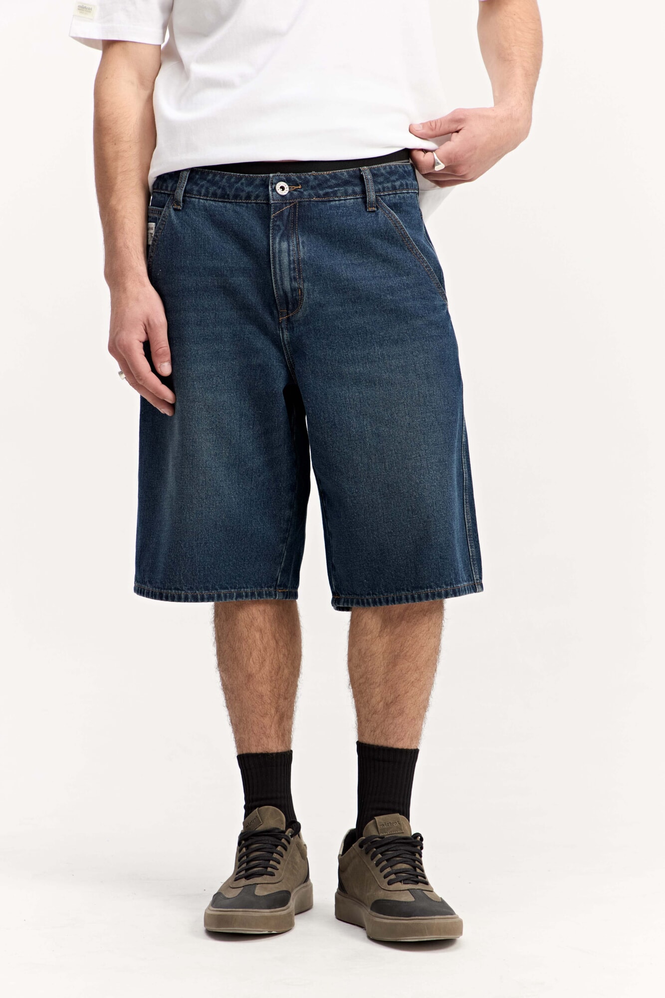BERMUCA BAGGY TAVIX