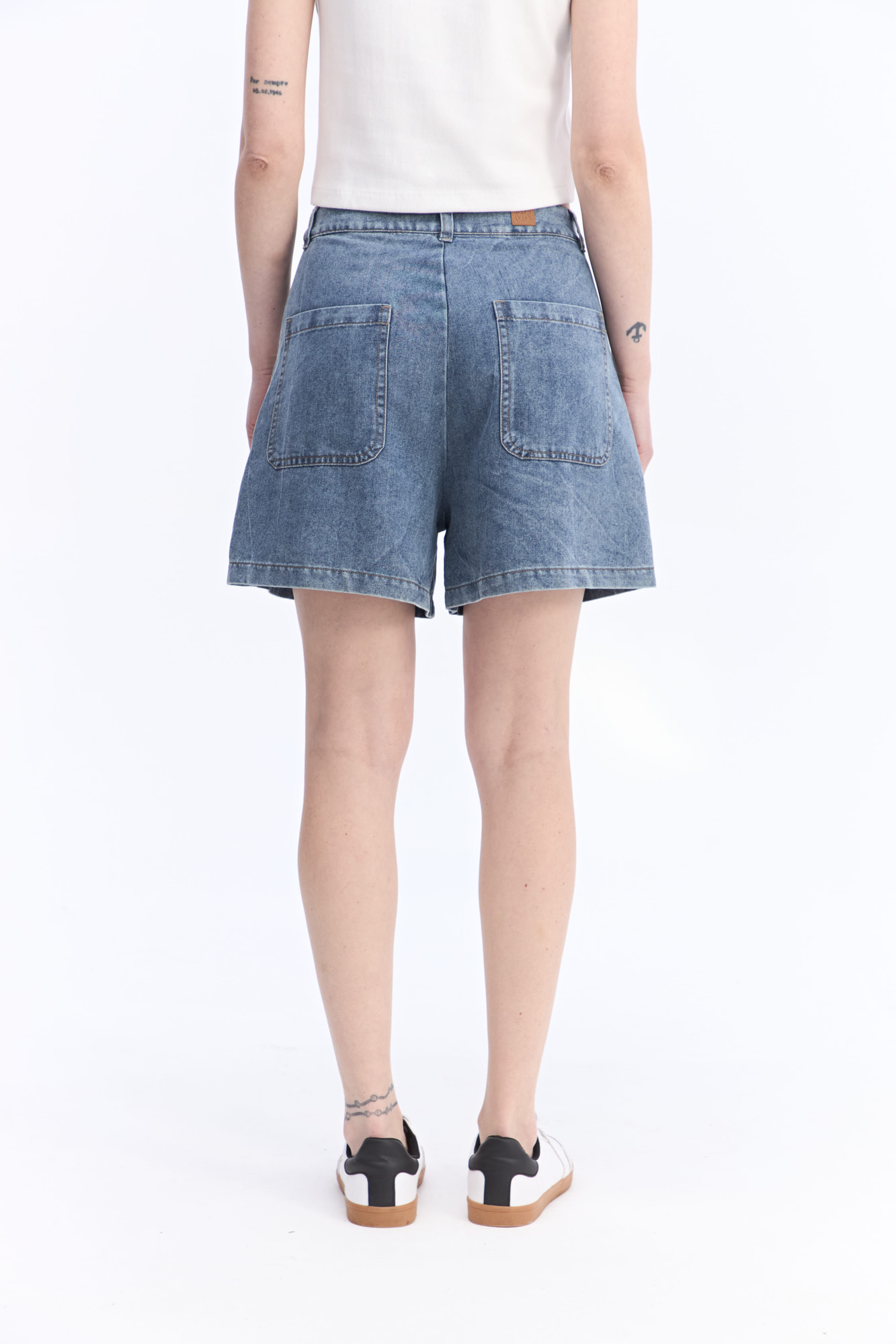 SHORT LINA