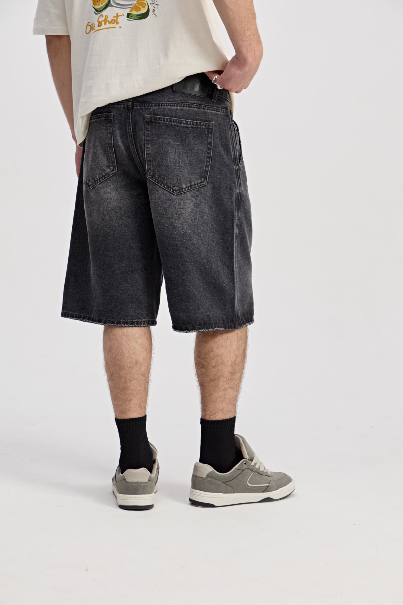 BERMUCA BAGGY TAVIX