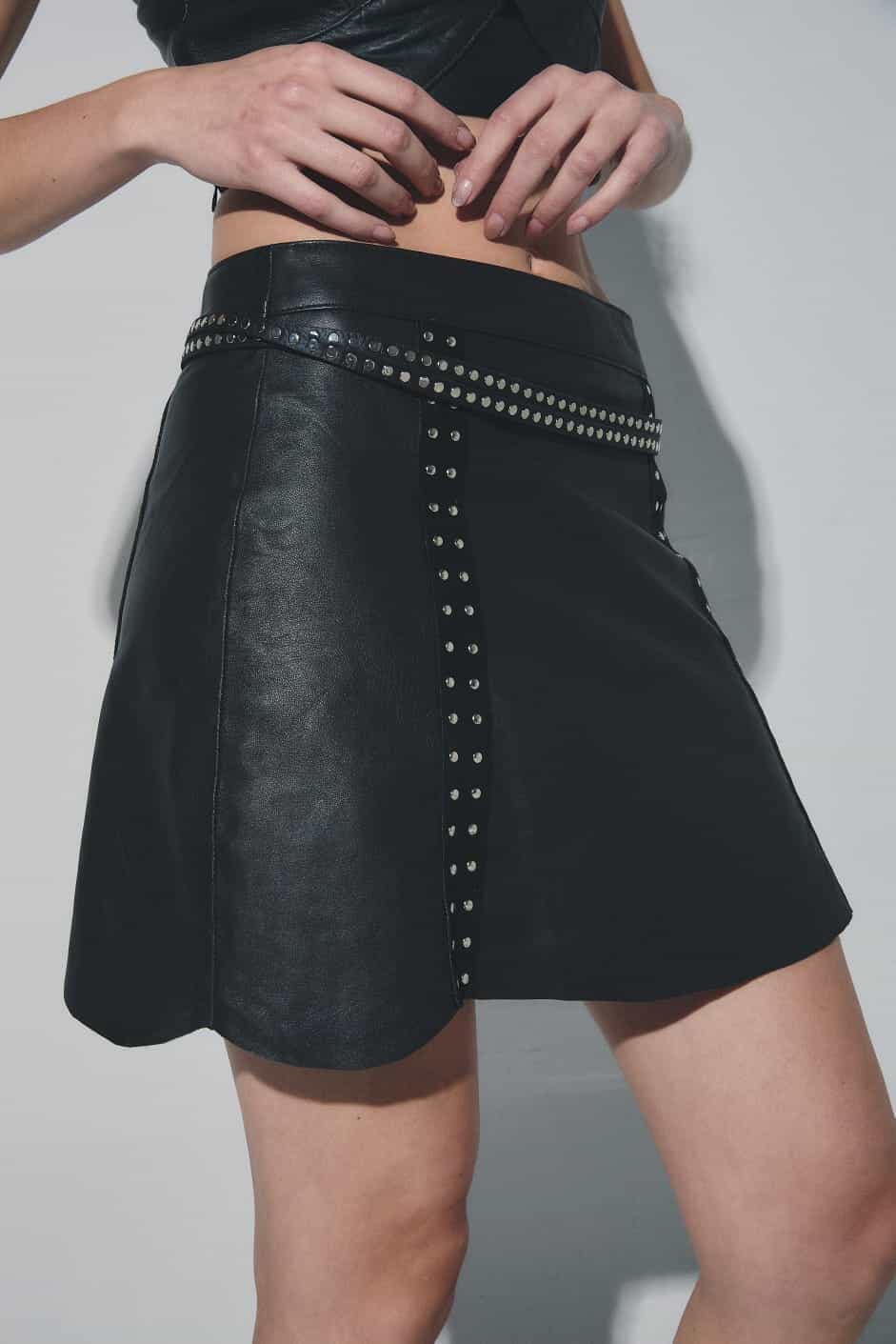 FALDA BOSTON By AMBER LEBON