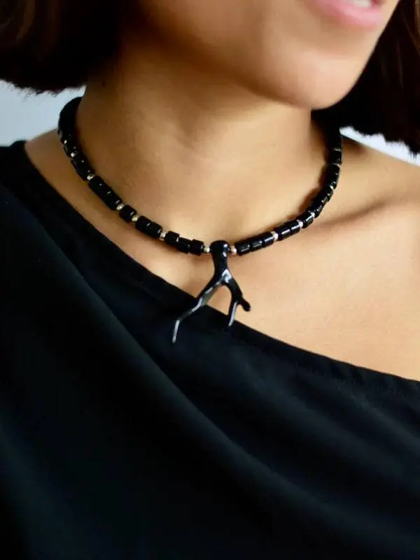 Collar Mora
