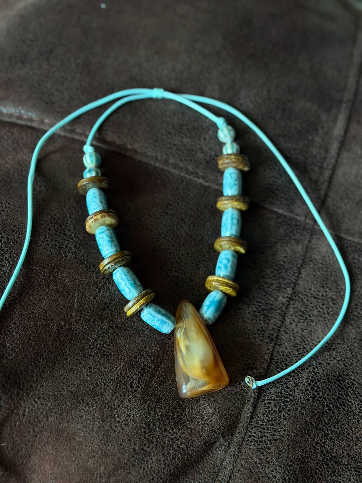 Collar Baru