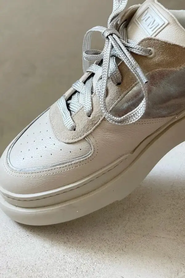 Sneaker Mars