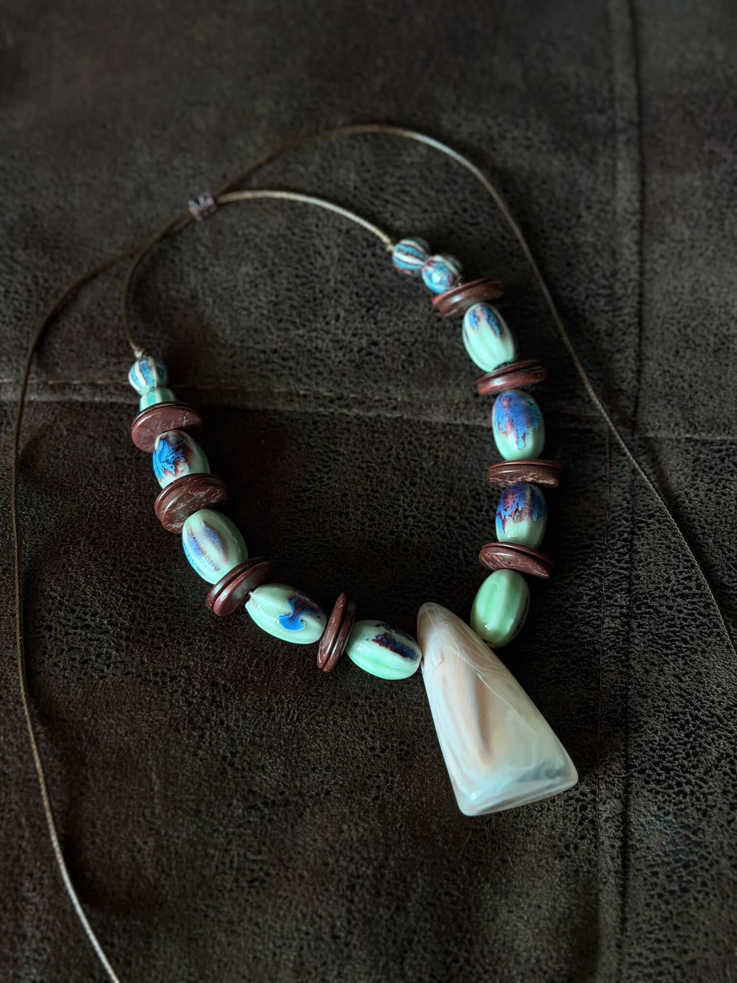 Collar Baru