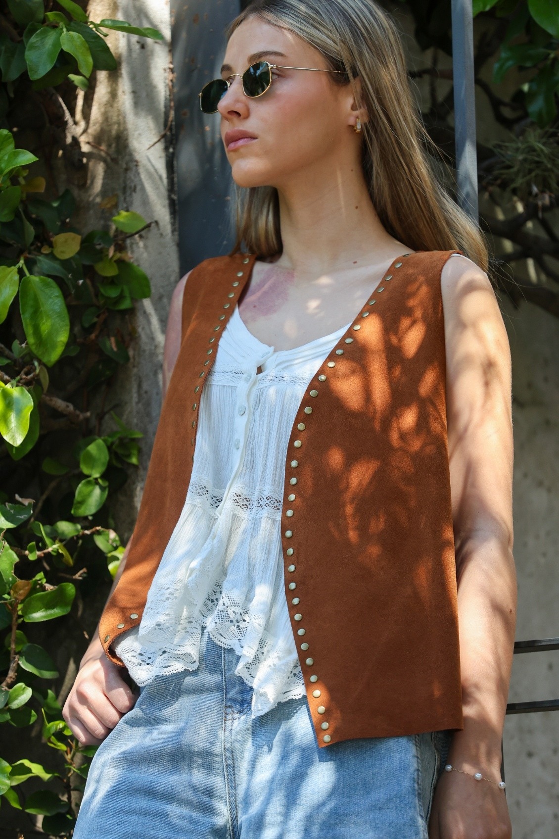 Chaleco de cuero Tachas