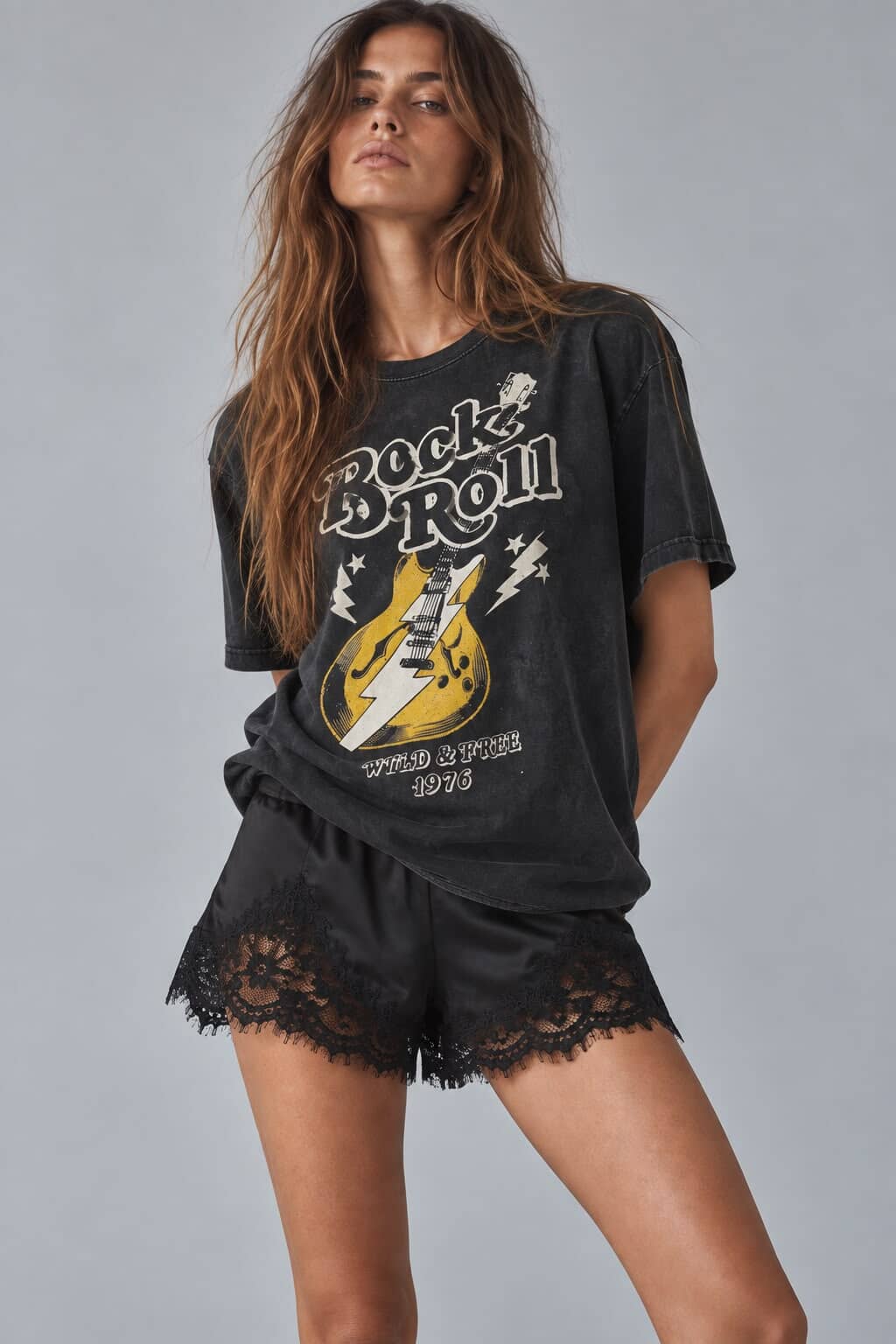 REMERA POGO By AMBER LEBON