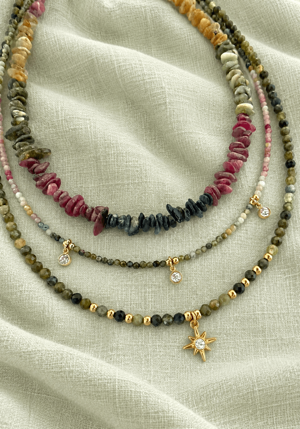 Collar MILA en acero y piedras naturales