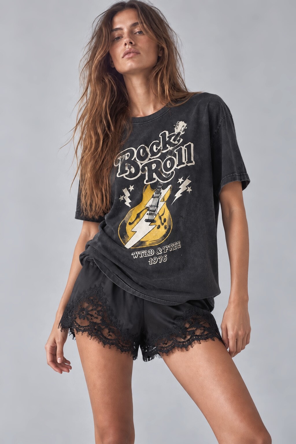 REMERA POGO By AMBER LEBON