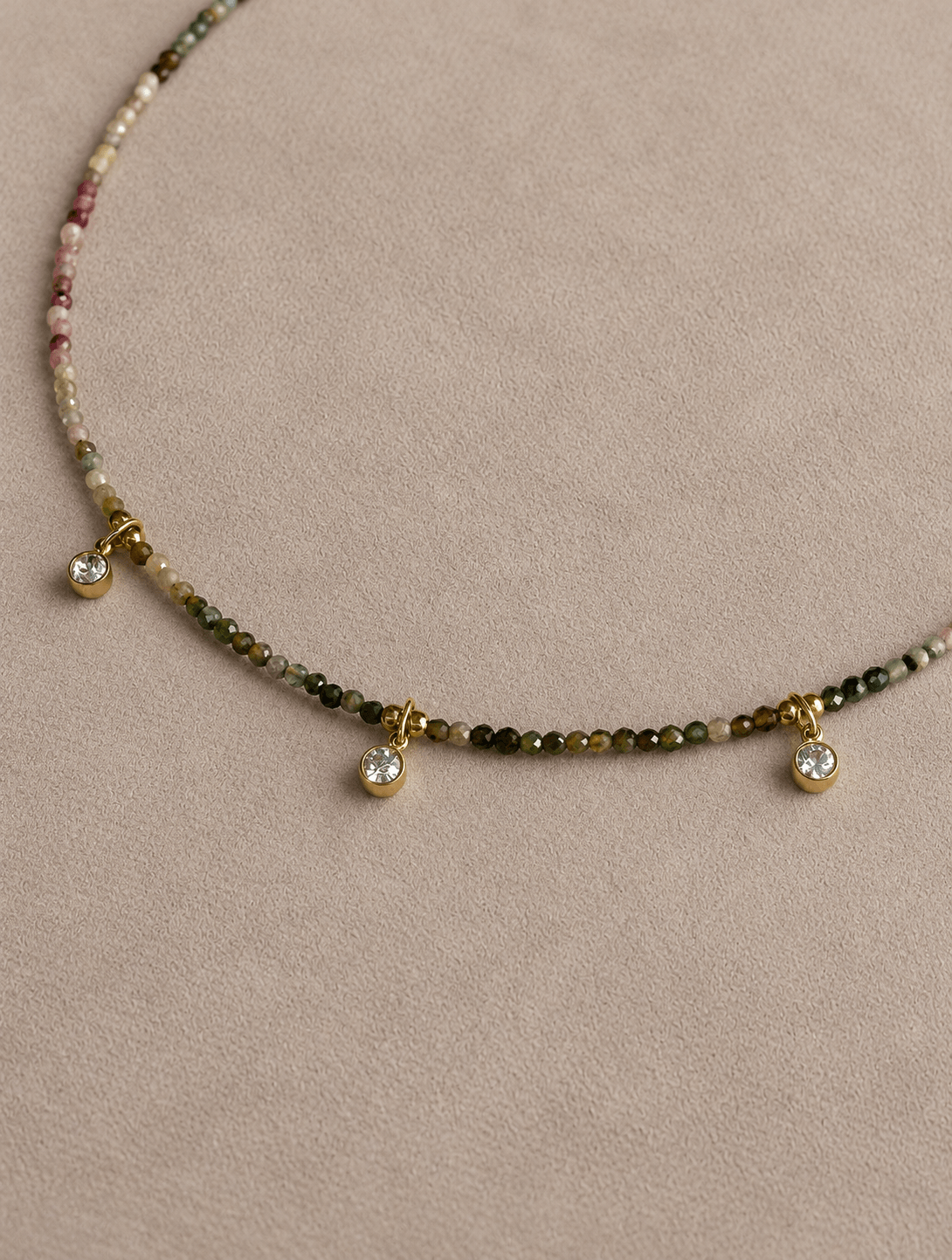 Collar MILA en acero y piedras naturales