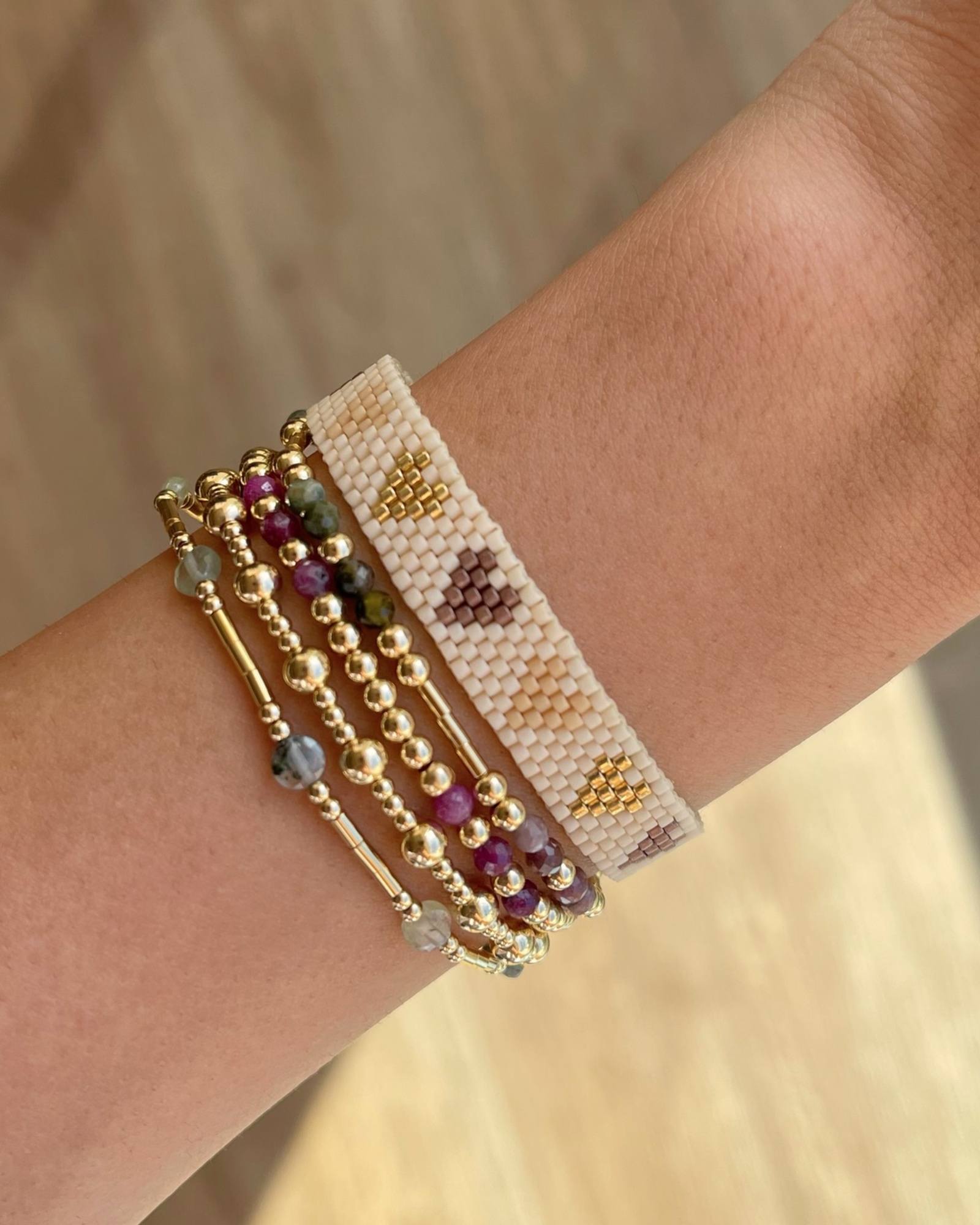 Pulsera Tejida Corazones