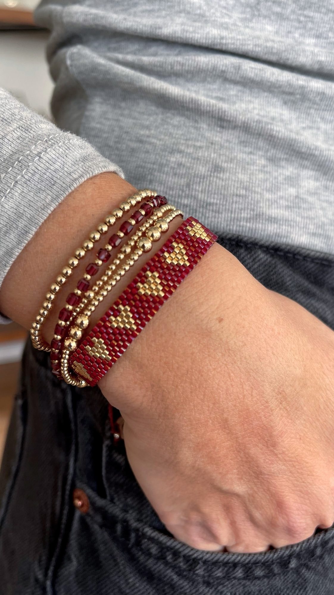 Pulsera Tejida Corazones