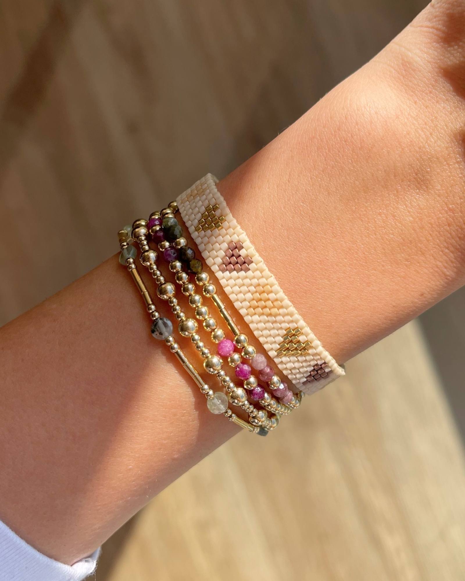 Pulsera Tejida Corazones