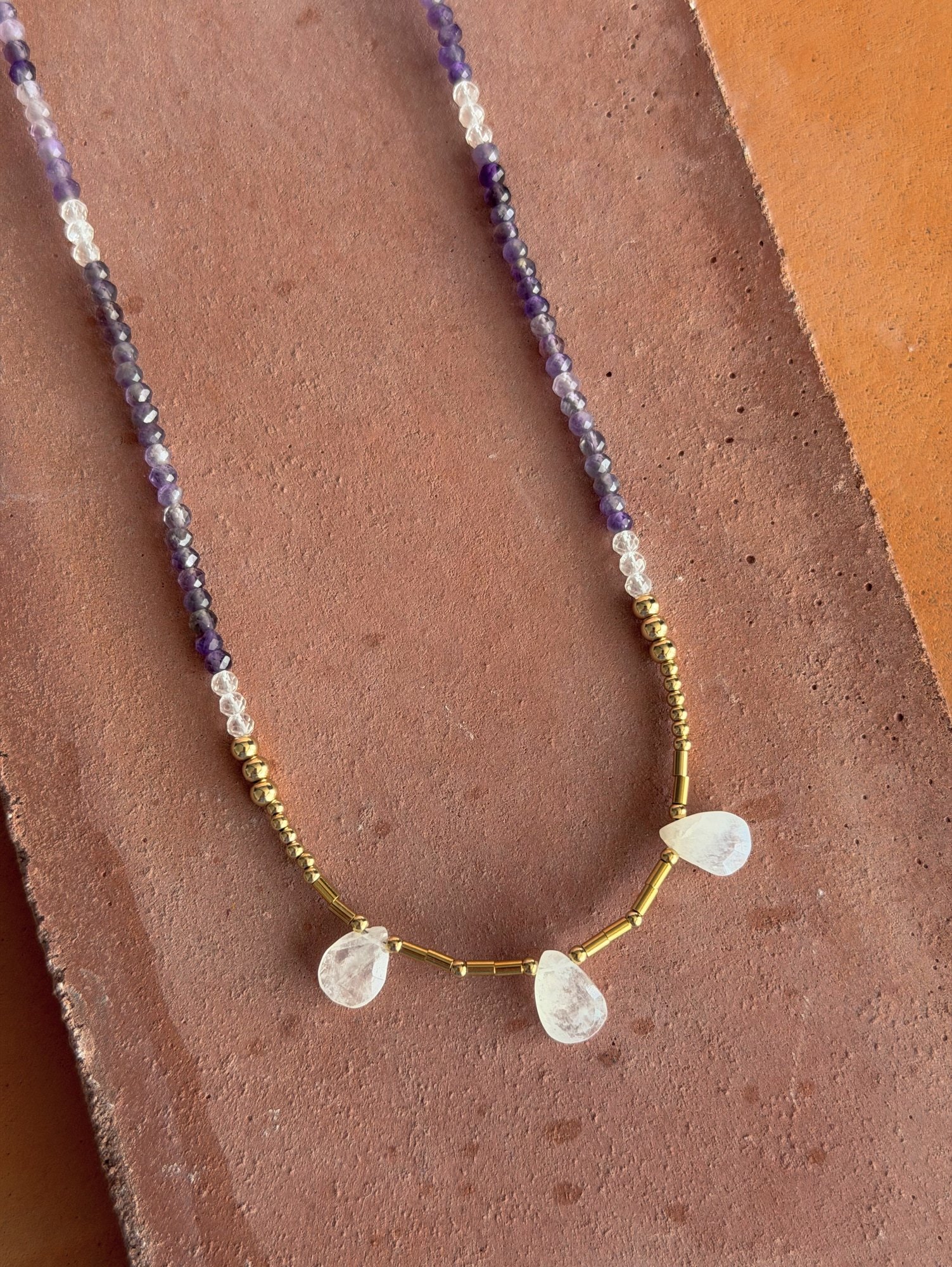 Gargantilla Moonstone