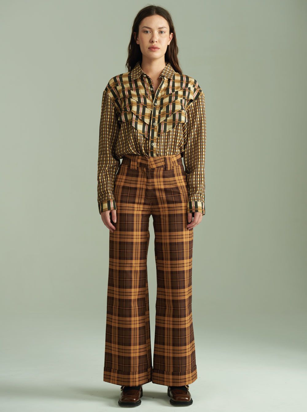pantalón suto 