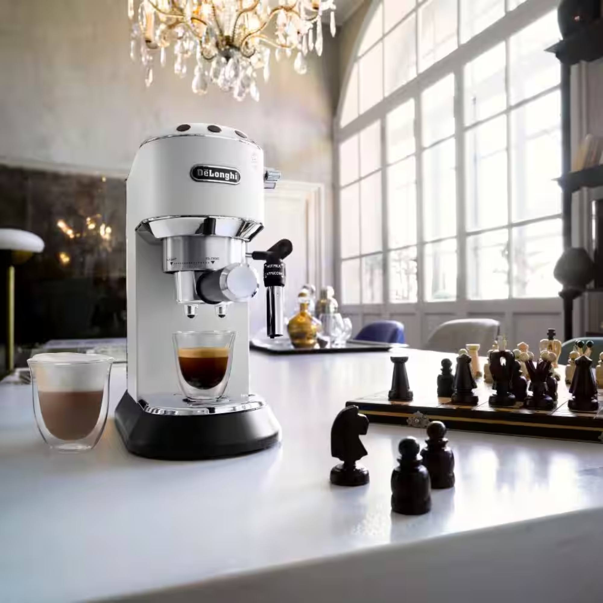 Cafetera express Delonghi Dedica