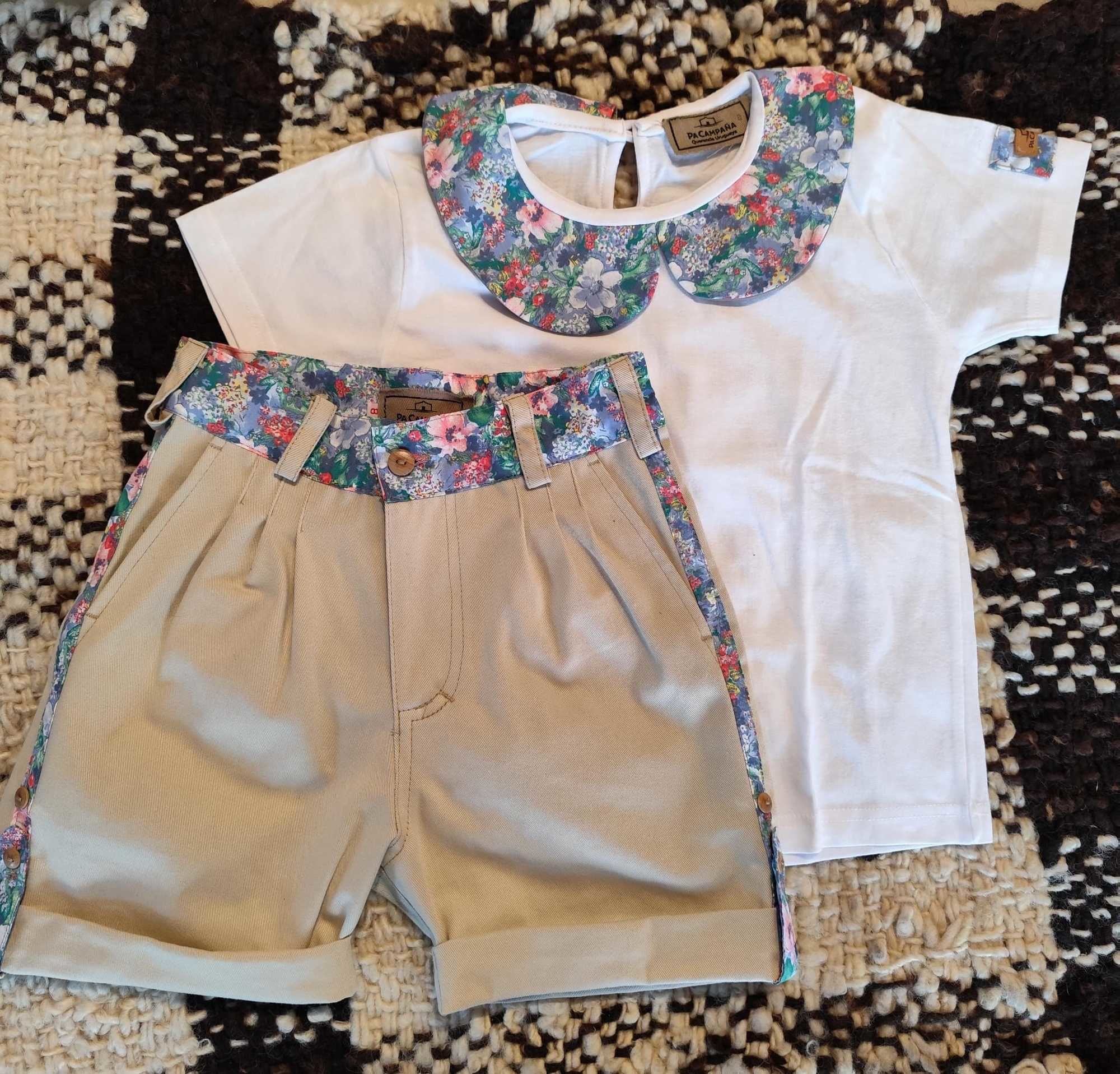 Conjuntos short y remera con florcitas azules
