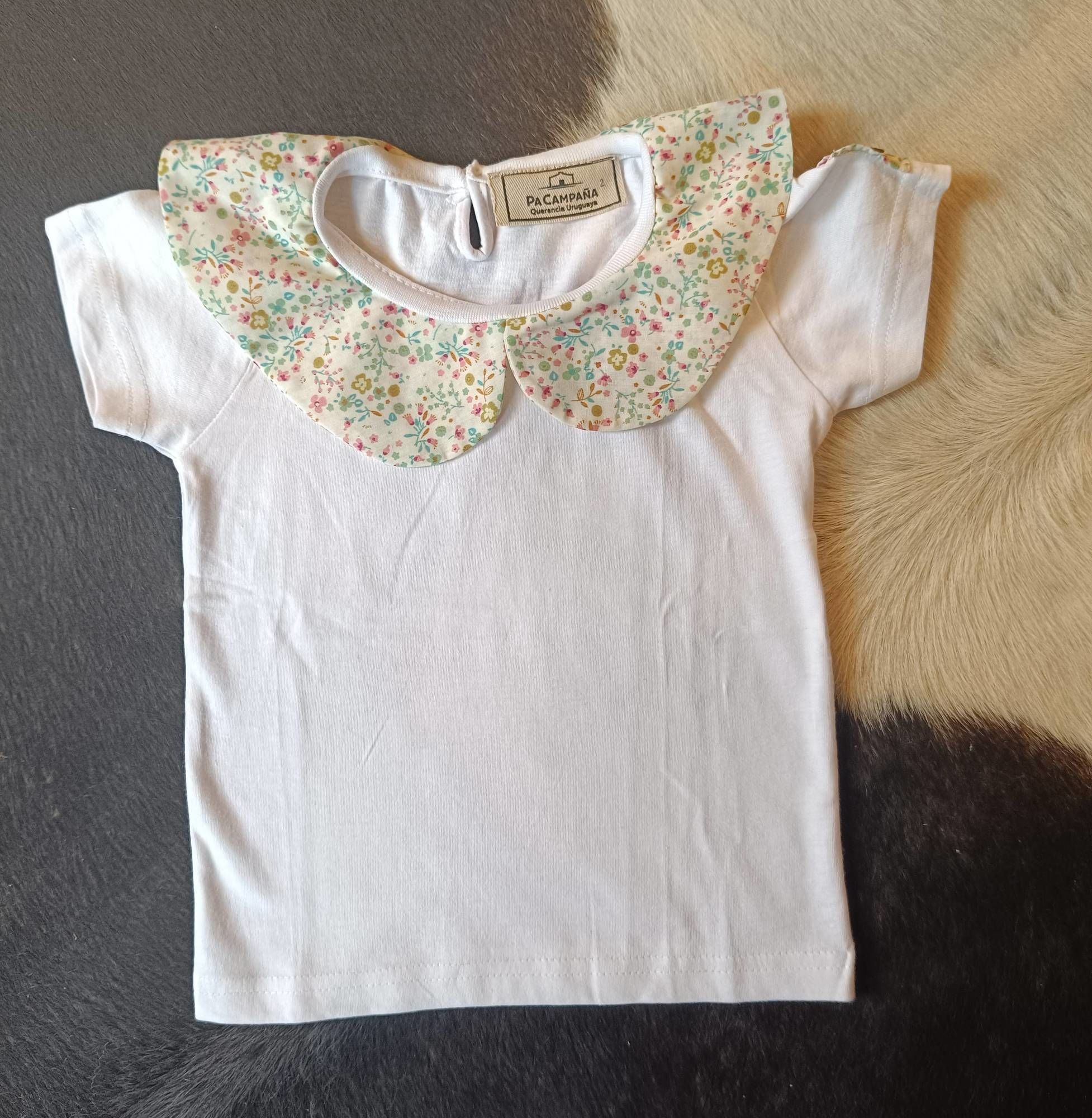 Remera con cuello