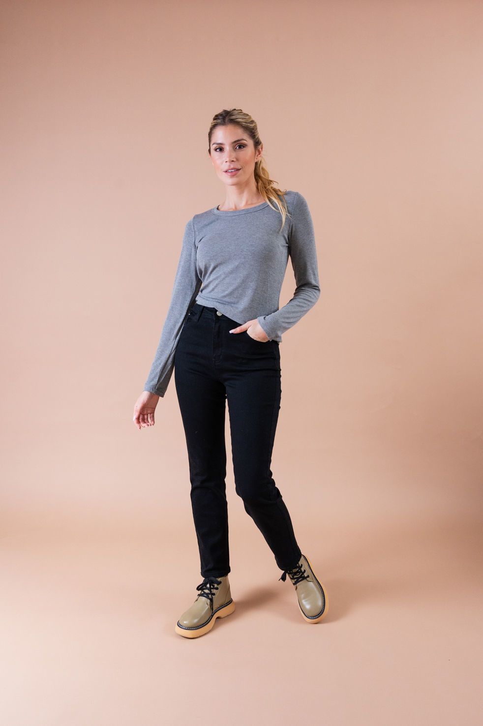JEAN STUTTGART Negro L
